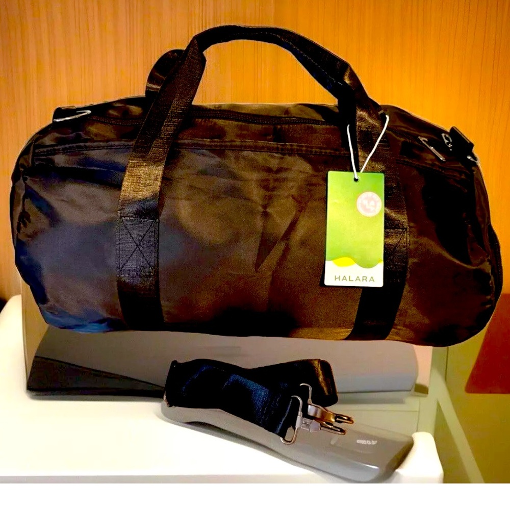 🏋️‍♀️HALARA🏋️‍♀️ 3~POCKET UNISEX DETACHABLE STRAP CROSSBODY GYM DUFFEL BAG